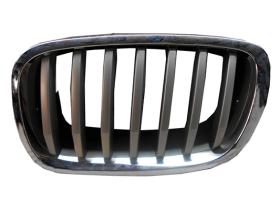 JUMASA 21110552 - REJILLA IZQUIERDA MARCO CROMADO LAMAS CROMADAS/NEGRAS BMW X5